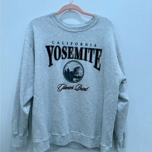 Hollister Light Gray Sweatshirt